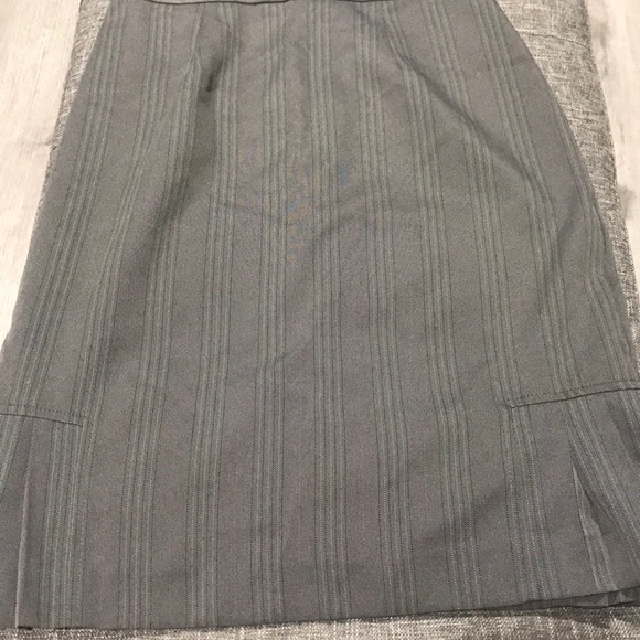 Vest and skirt - Picture 2 of 4